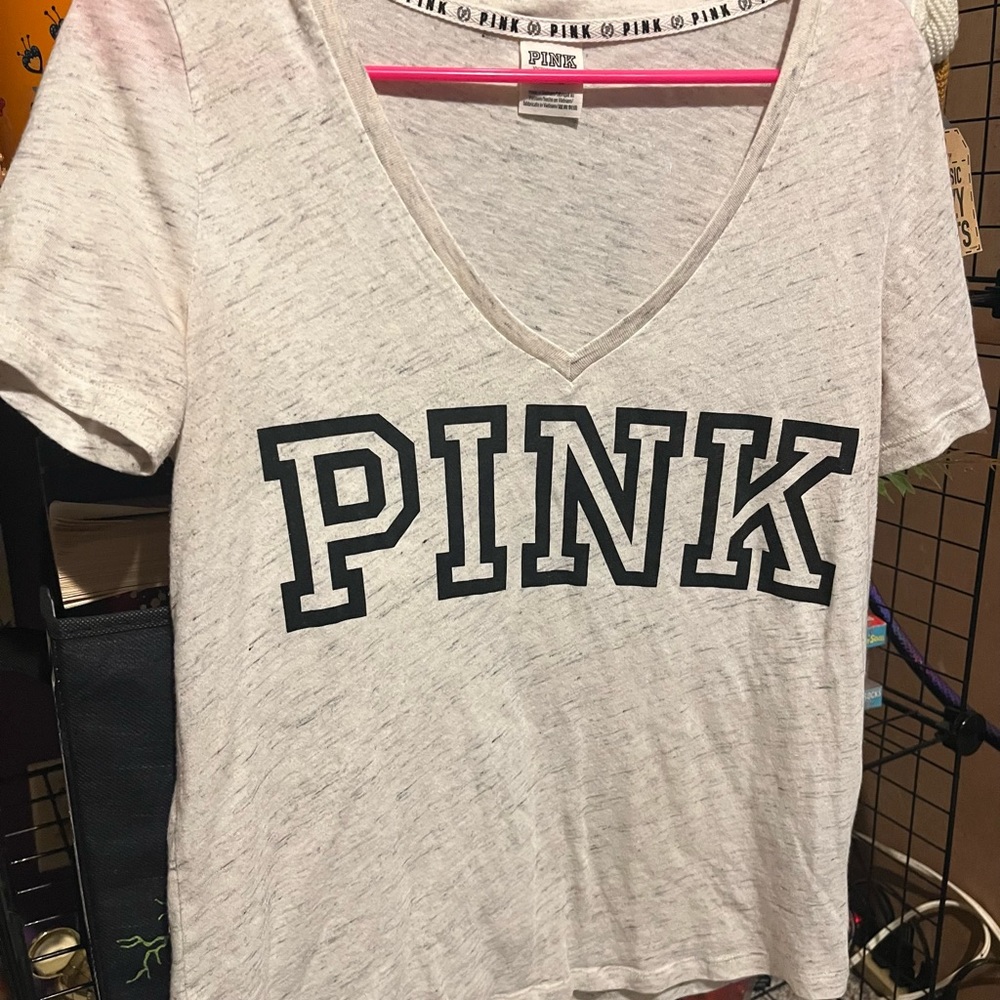 ✨VS PINK V-Neck✨